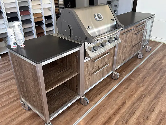 Burn Outdoor Kitchen Outdoor-Küche mit Napoleon PRO 500 und Caso BBQ-Cooler