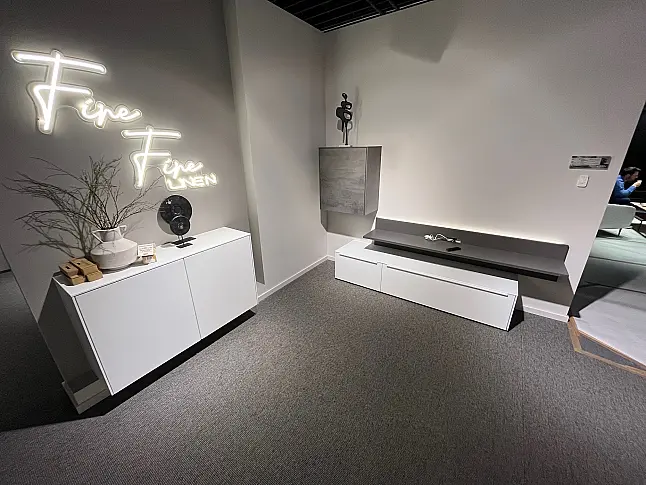 Exklusive Anbauwand / Wohnwand - LED-Beleuchtungen - Sideboard - Messestück