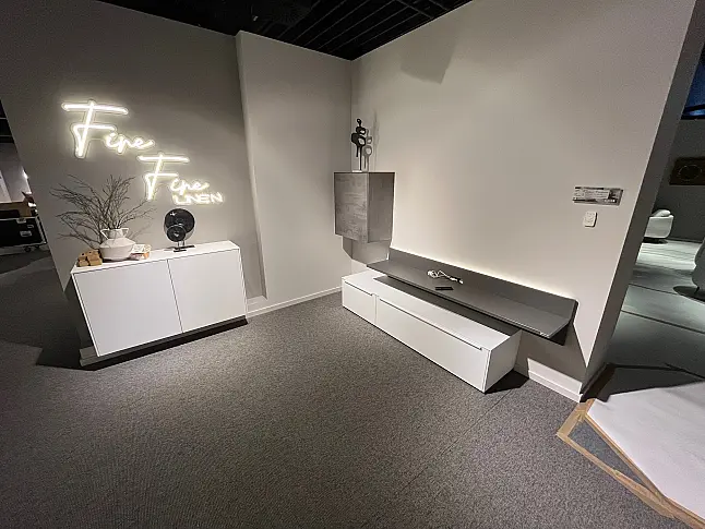 Exklusive Anbauwand / Wohnwand - LED-Beleuchtungen - Sideboard - Messestück