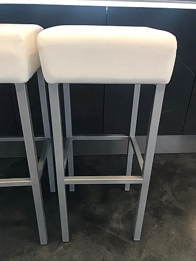 Praktischer und stylischer Barhocker in Kunstleder weiß - super Sonderpreis! /W