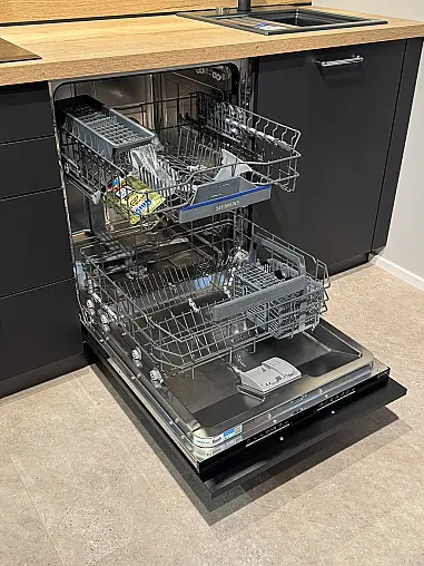 Abverkaufsküche Schüller Fino Schwarz