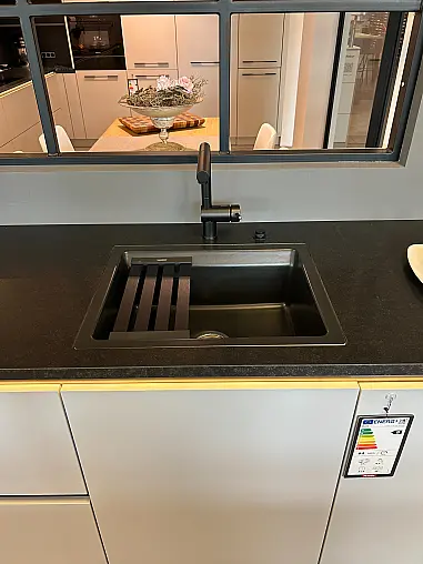 Mordene Küchenzeile mit Insel