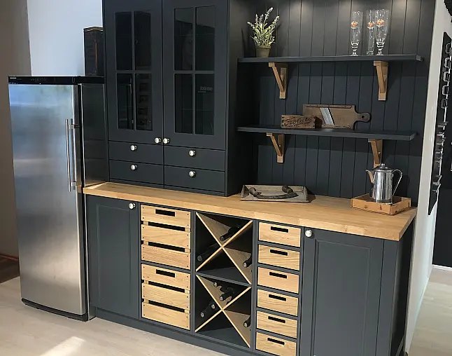 Landhaus Küchen Buffet / Sideboard / Esszimmer in Lavaschwarz und Eiche Echtholz
