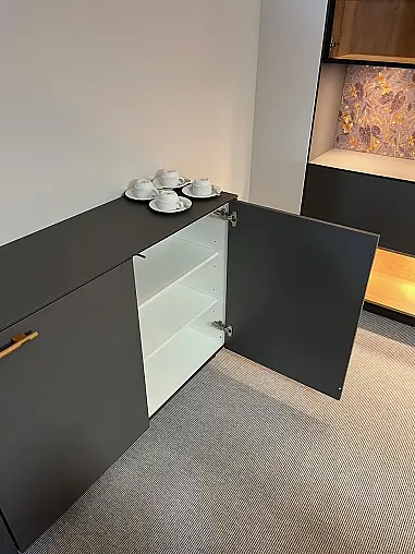 Exklusiver Besprechungsraum / Konferenzraum - luxuriöses Messestück - fantastische Glasschränke - viel LED Beleuchtung - sofort verfügbar