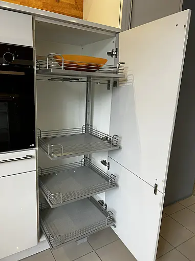 Moderne, zeitlose Küche in Lack Seidengrau Hochglanz