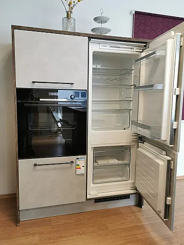 Moderne Insellösung mit Zeile