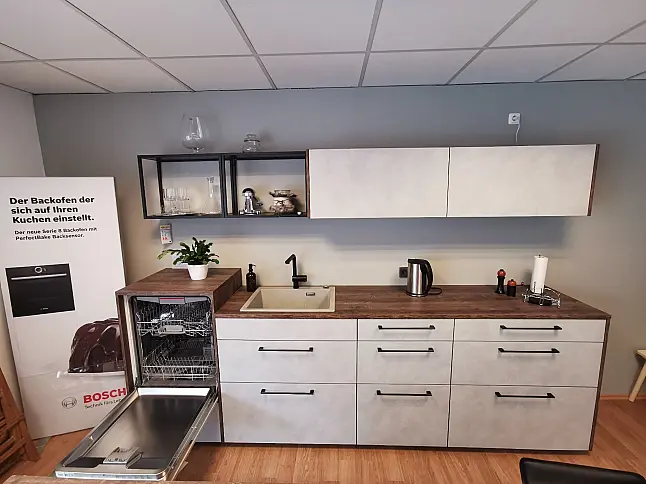 Moderne Insellösung mit Zeile