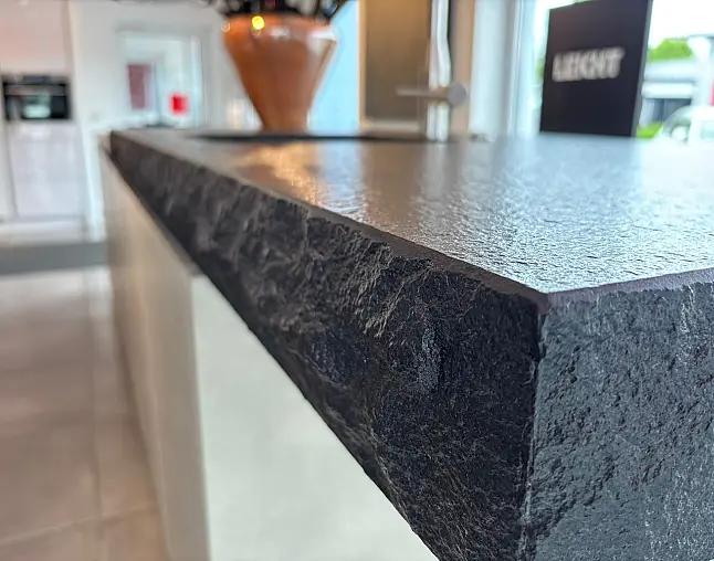 Sensationelle Nolte Portland/Legno mit gigantischer Insel und Granitmodul