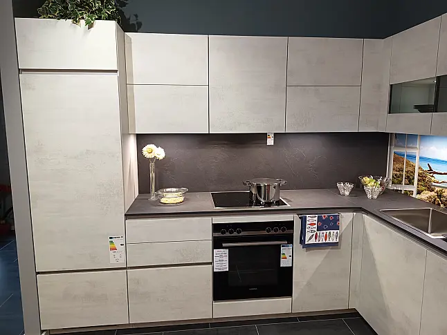 AVALON L-Küche Weißbeton Nachbildung grifflos mit Rückwand Karibik