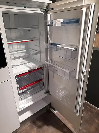 Moderne U-Küche mit angesetzter Insel  I  K045