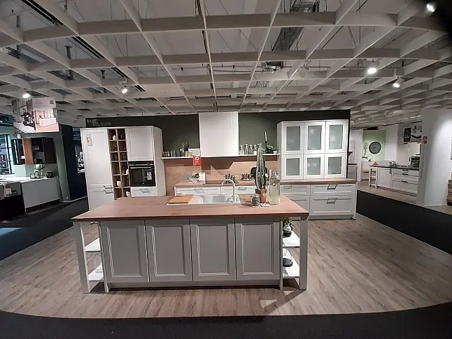 Moderne Landhausküche mit Insel  I  K122