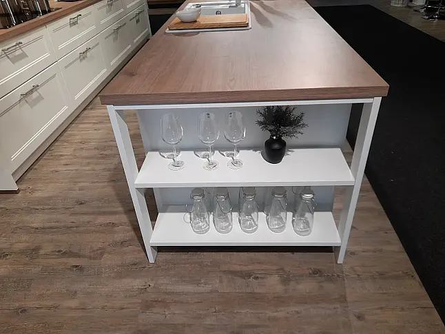 Moderne Landhausküche mit Insel  I  K122
