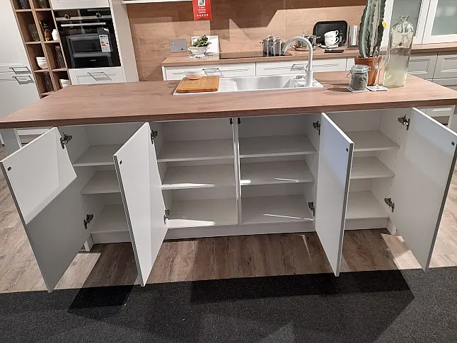 Moderne Landhausküche mit Insel  I  K122