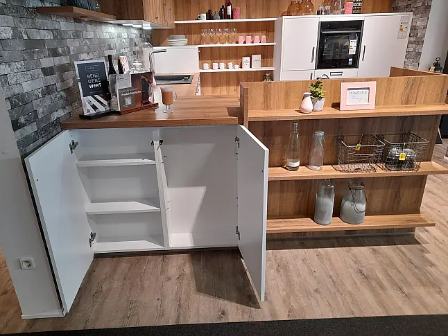 U - Küche mit angesetzter Insel I  K005