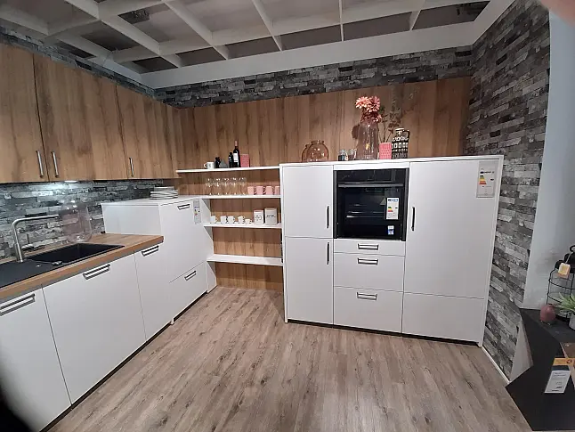 U - Küche mit angesetzter Insel I  K005