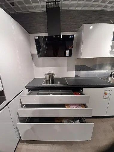 U-Küche mit Esstisch  I  K018