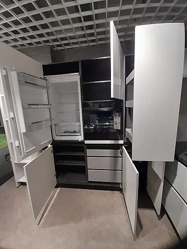 U-Küche mit Esstisch  I  K018