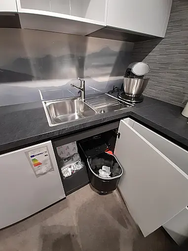 U-Küche mit Esstisch  I  K018