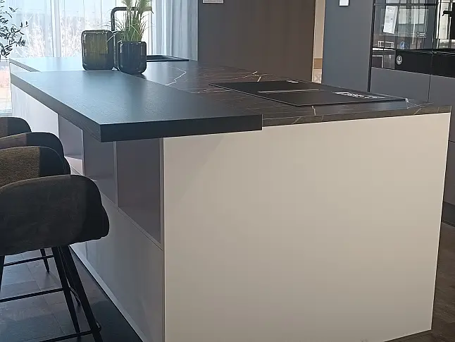 Charmante stylische Küche in Graphit UV Mattlack mit Kaffeeautomat, Wärmeschublade und Compactbackofen/W - Super reduziert, wir brauchen Platz!