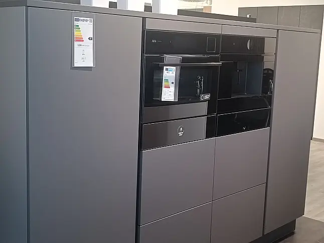 Charmante stylische Küche in Graphit UV Mattlack mit Kaffeeautomat, Wärmeschublade und Compactbackofen/W - Super reduziert, wir brauchen Platz!