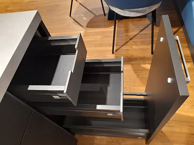 Moderne Küche mit Insel  I  K023