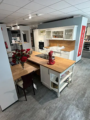 Wunderschöne Landhausküche Häcker Bristol Esche Massivholz/Furnier weiß lackiert und Asteiche Natur Repro Nachbildung