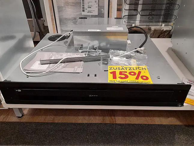 Neff Ausfahrbarer Tischlüfter ca.90 cm