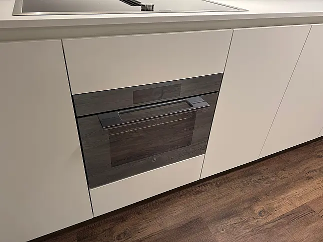 Combair V4000 45P in Spiegelglas Platinum