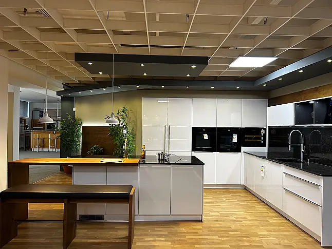 Moderne Küche mit Top-Technik
