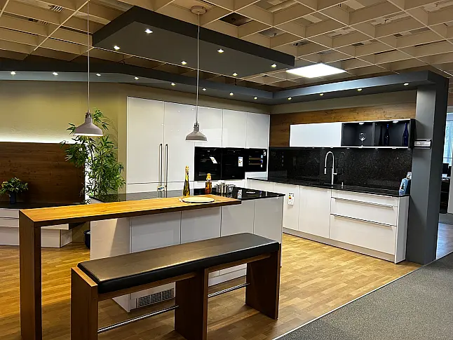Moderne Küche mit Top-Technik