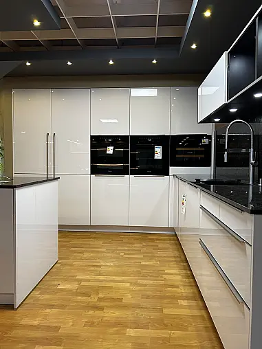 Moderne Küche mit Top-Technik