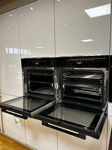 Moderne Küche mit Top-Technik