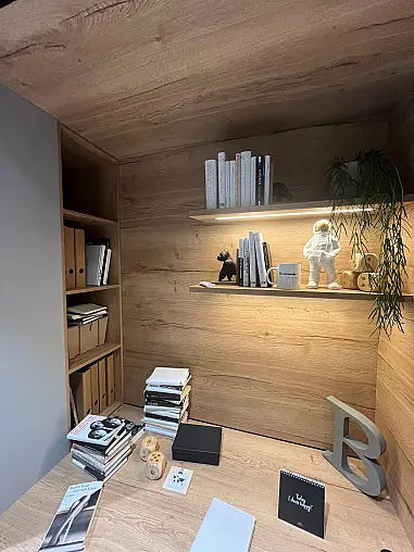 Exklusive Schreibtischnische und Regale mit LED-Beleuchtung - inkl. Schiebetürenanlage - Tolles Office ! ! !