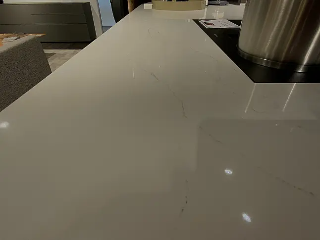 Leicht Bahia F45 mit Insel und Geräten