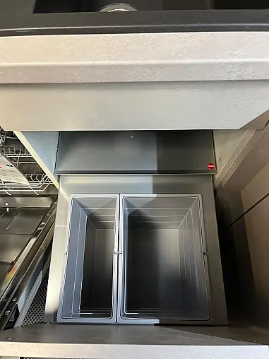 Moderne WInkelküche in Betonfarben