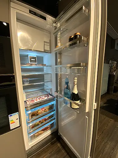 Leicht Bahia F45 mit Insel und Geräten