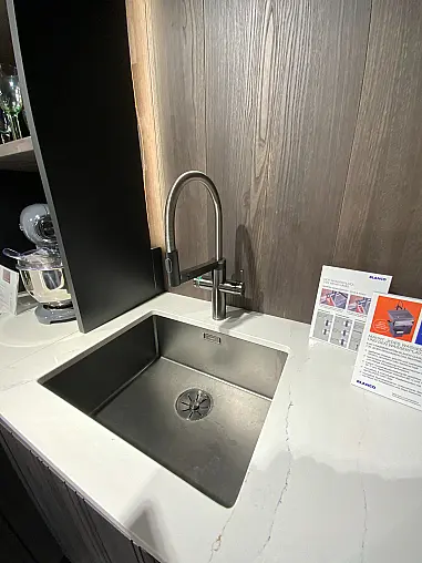 Leicht Bahia F45 mit Insel und Geräten