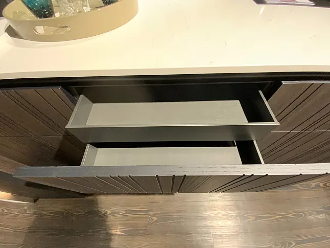 Leicht Bahia F45 mit Insel und Geräten