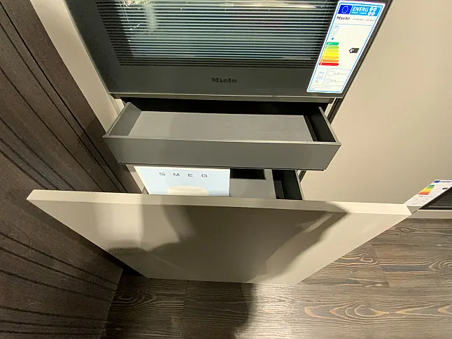 Leicht Bahia F45 mit Insel und Geräten