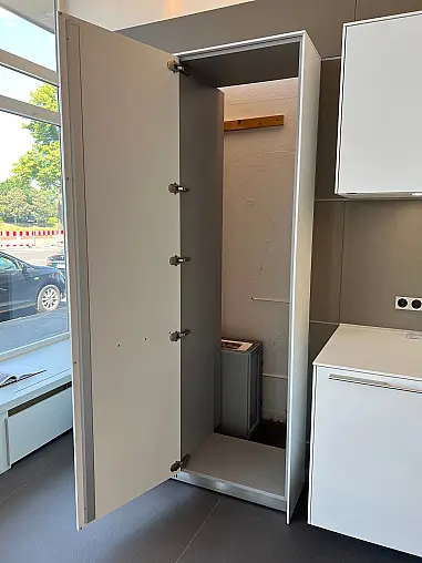 Musterküche b3 Laminat lehm/weiß mit Insel