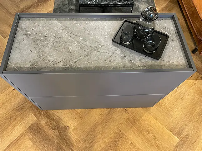 The Grey meets Dekton Keramik und Eiche Innenausstattung