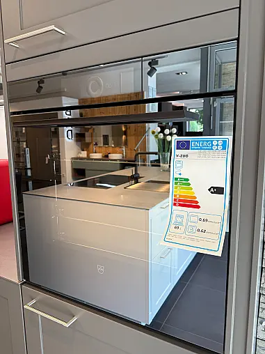 Hochwertige Küche mit Edelstahlplatte - Eingeschweißtes Becken