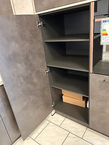 Hochwertige Küche mit Top-Geräten zum Schnäppchenpreis