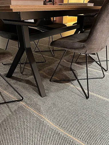 Exklusives Esszimmer - Messestück - Sideboard schwebende Optik mit LED-Backlight-System - Tischgruppe mit 6 Stühlen