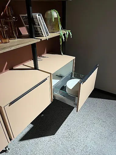 Exklusives Esszimmer - Messestück - Sideboard schwebende Optik mit LED-Backlight-System - Tischgruppe mit 6 Stühlen