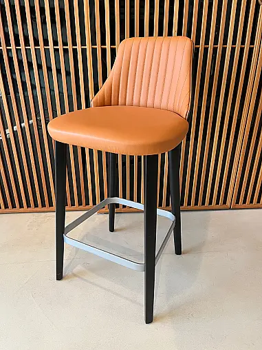 Barhocker design by Enzo Berti