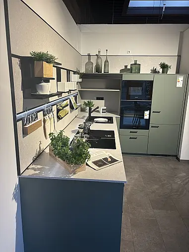 Stylische l-Küche