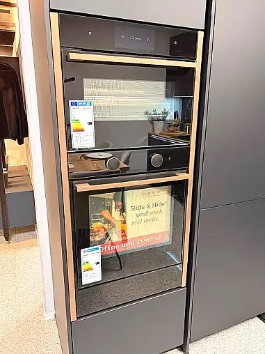 Hochwertige Lacklaminat Einbauküche / Gesamthöhe 2260 mm