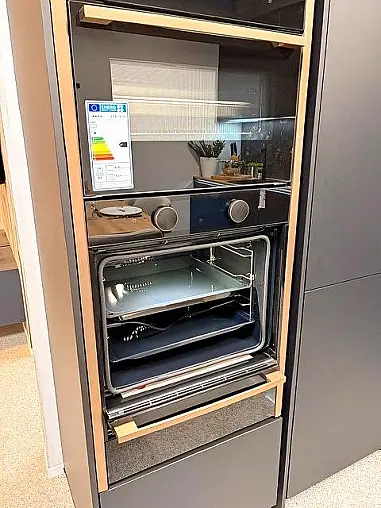 Hochwertige Lacklaminat Einbauküche / Gesamthöhe 2260 mm
