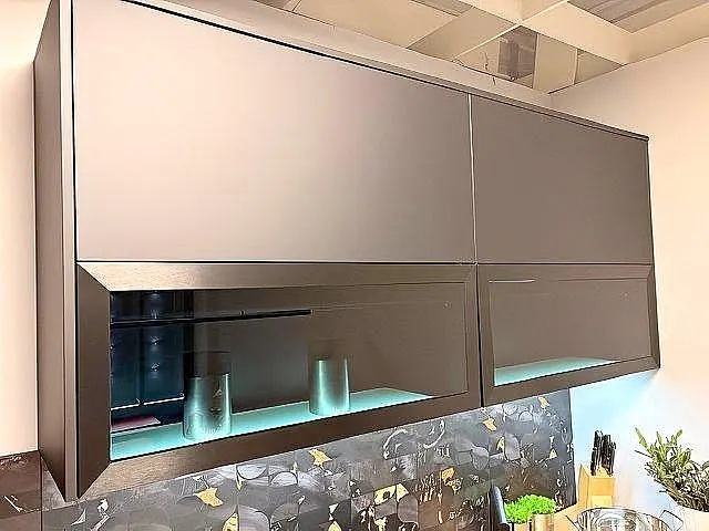 Hochwertige Lacklaminat Einbauküche / Gesamthöhe 2260 mm